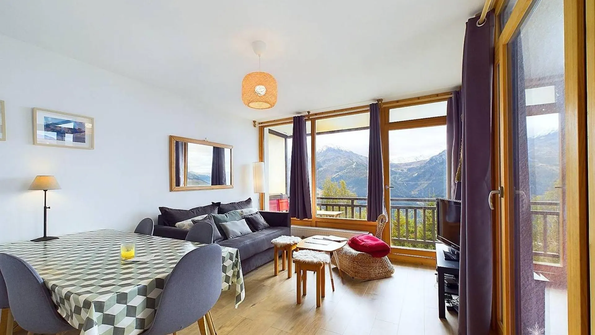 Appartement Scandinave, 3 Pieces, 50M², Proche Pistes Et Commerces, Avec Balcons Et Parking - Fr-1-398-609 Montvalezan